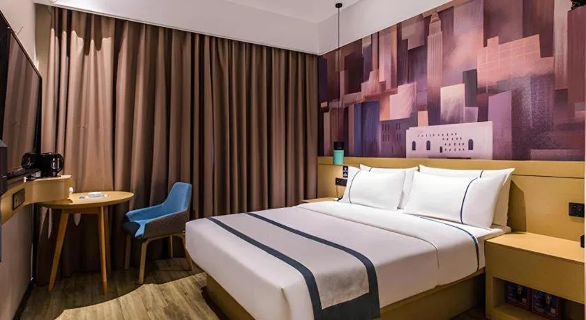 Bed in City Comfort Inn Liuzhou Wuling Liutai Road
