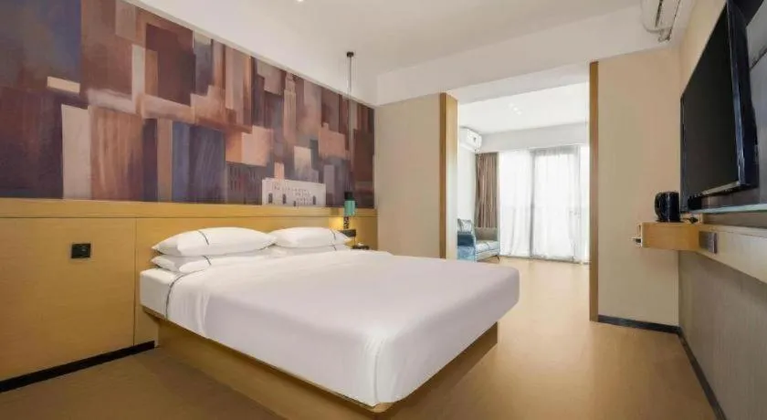 Bed in City Comfort Inn Liuzhou Wuling Liutai Road