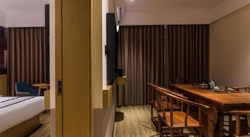 Bed in City Comfort Inn Liuzhou Wuling Liutai Road