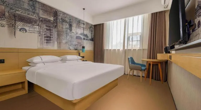 Bed in City Comfort Inn Liuzhou Wuling Liutai Road