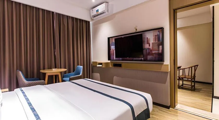 Bed in City Comfort Inn Liuzhou Wuling Liutai Road