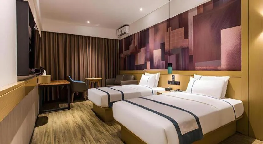 Bed in City Comfort Inn Liuzhou Wuling Liutai Road
