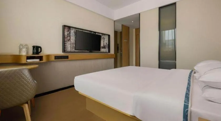 Bed in City Comfort Inn Liuzhou Wuling Liutai Road