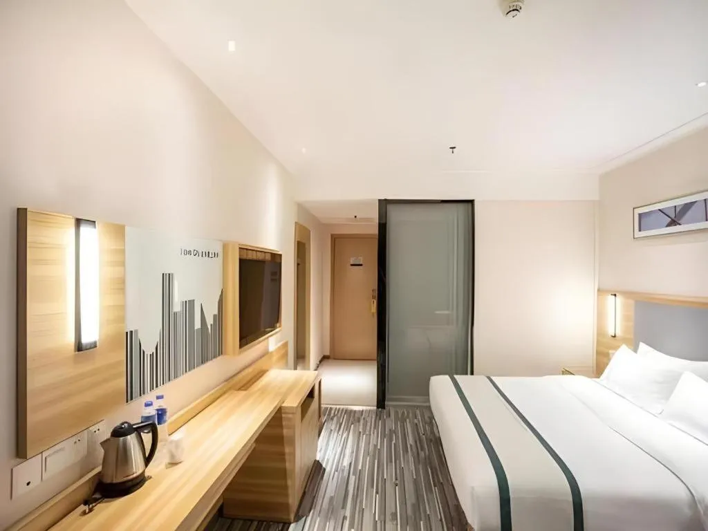 Bed in City Comfort Inn Changsha Yuelu Mountain Hunan University Central South University