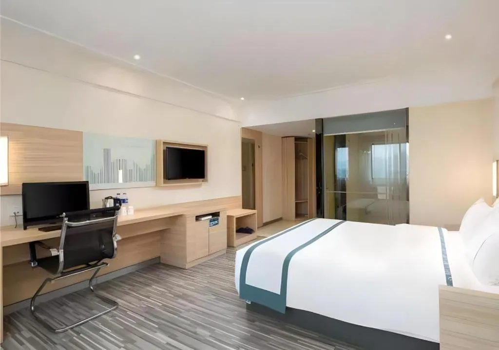 Bed in City Comfort Inn Changsha Yuelu Mountain Hunan University Central South University