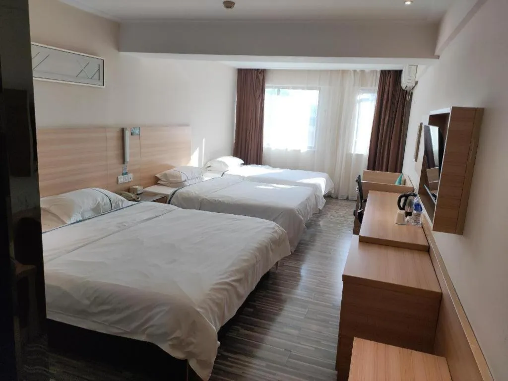 Bed in City Comfort Inn Changsha Yuelu Mountain Hunan University Central South University