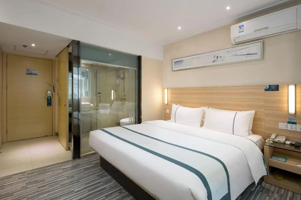 Bed in City Comfort Inn Changsha Yuelu Mountain Hunan University Central South University