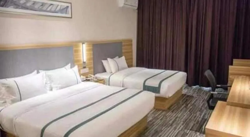 Bed in City Comfort Inn Changsha Yuelu Mountain Hunan University Central South University