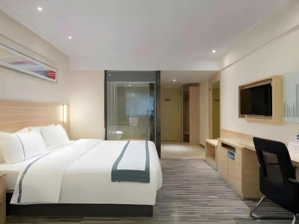 Bed in City Comfort Inn Changsha Yuelu Mountain Hunan University Central South University