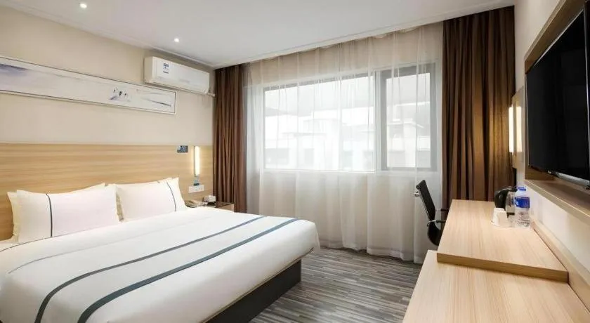 Bed in City Comfort Inn Changsha Yuelu Mountain Hunan University Central South University