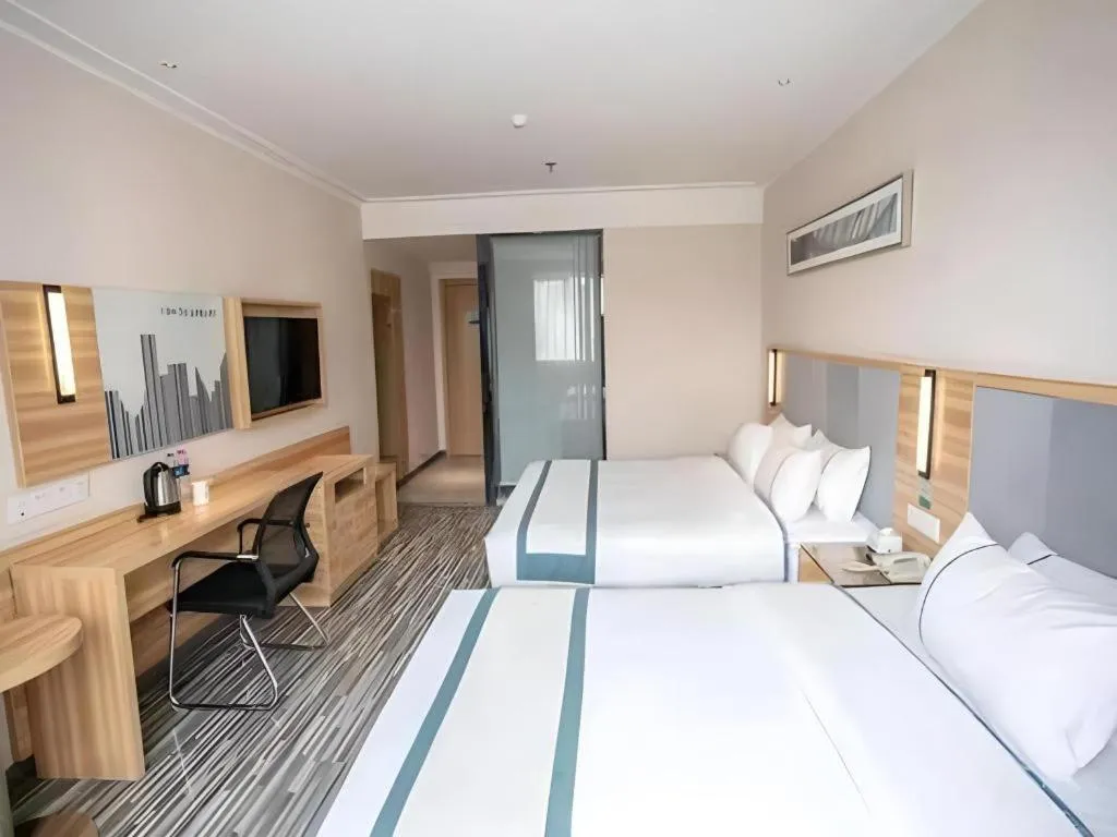 Bed in City Comfort Inn Changsha Yuelu Mountain Hunan University Central South University