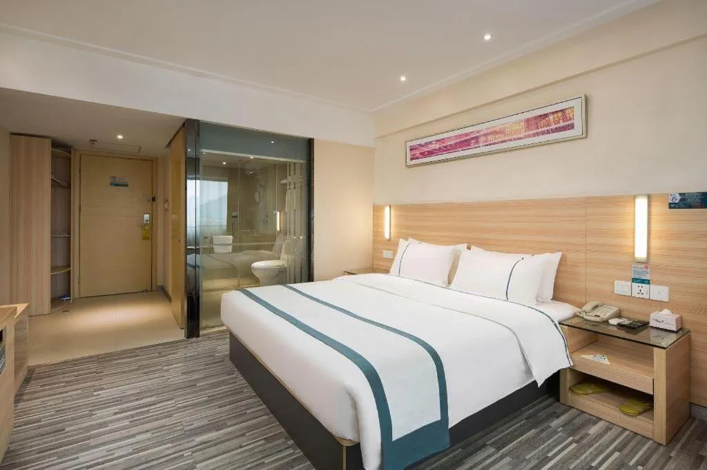 Bed in City Comfort Inn Changsha Yuelu Mountain Hunan University Central South University