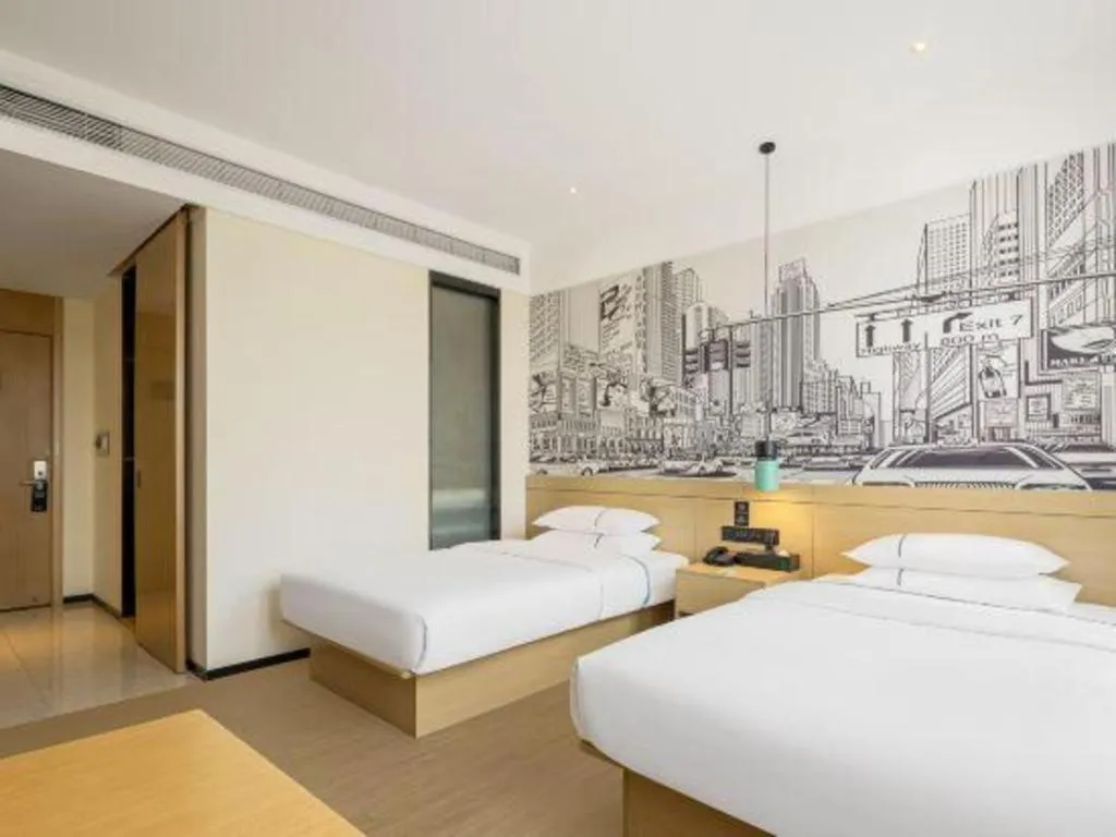 Bed in City Comfort Inn Huizhou Longmen