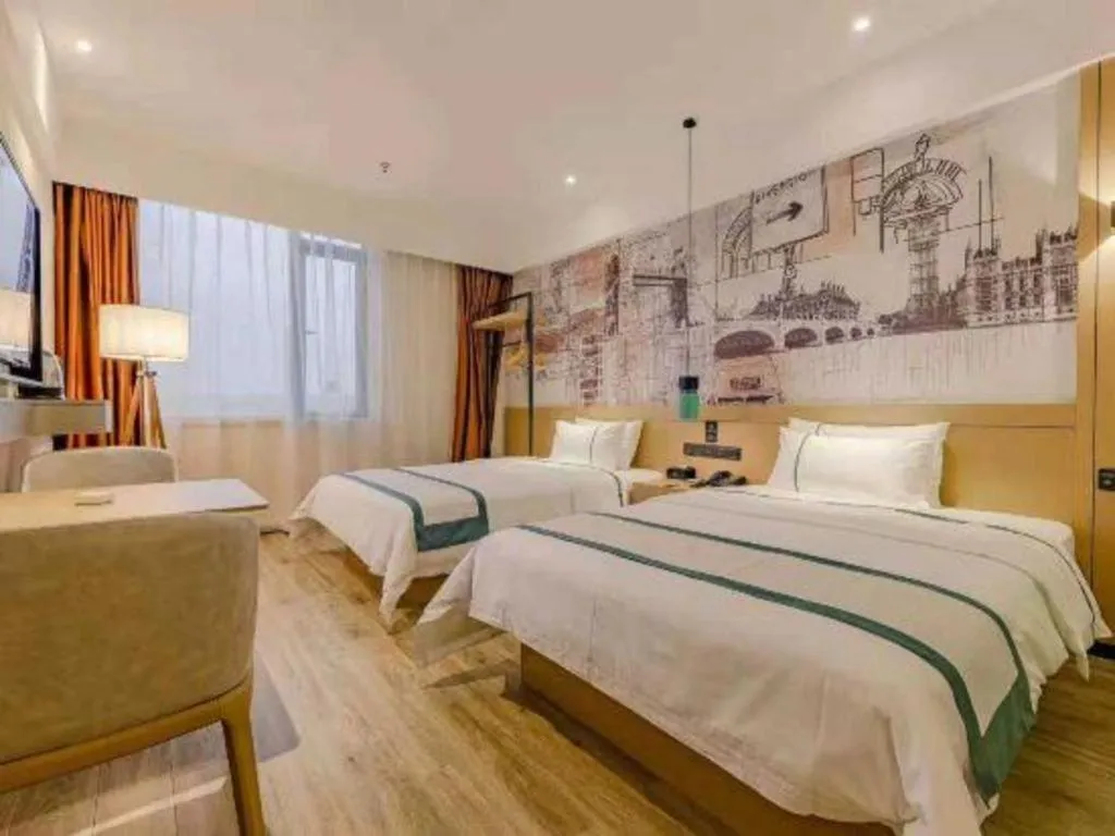 Bed in City Comfort Inn Meishan Wanda Plaza