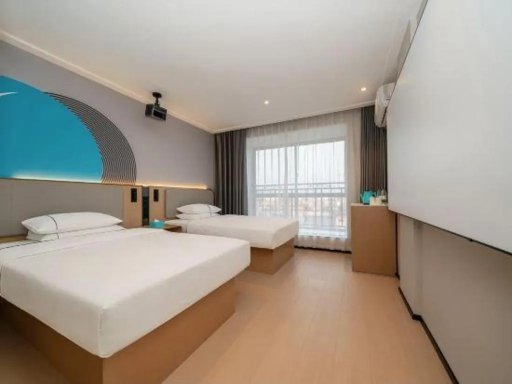 Bed in City Comfort Inn Guilin North High Speed Railway Station Square