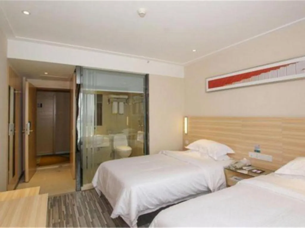 Bed in City Comfort Inn Guilin North High Speed Railway Station Square