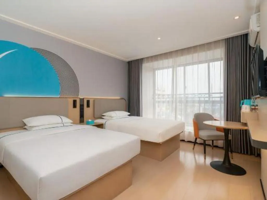 Bed in City Comfort Inn Guilin North High Speed Railway Station Square