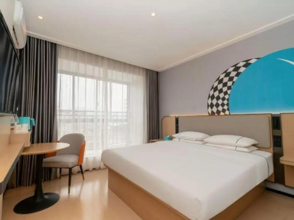 Bed in City Comfort Inn Guilin North High Speed Railway Station Square