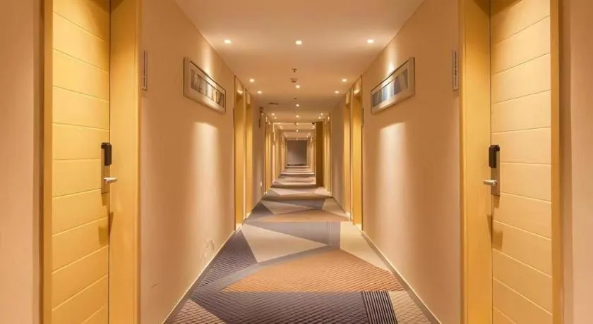 City Comfort Inn Wuhan Zoo Guobo Maying Road Metro Station