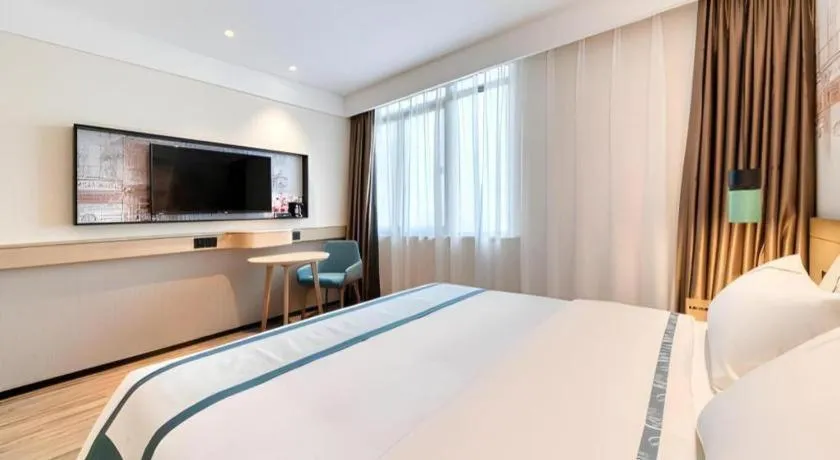 Bed in City Comfort Inn Shanwei Luhe