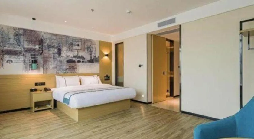 Bed in City Comfort Inn Shanwei Luhe