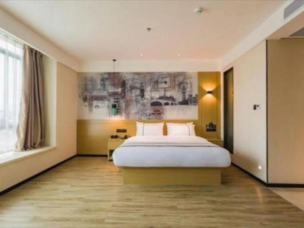 Bed in City Comfort Inn Shanwei Luhe