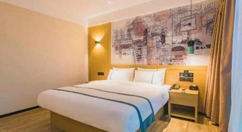 Bed in City Comfort Inn Shanwei Luhe