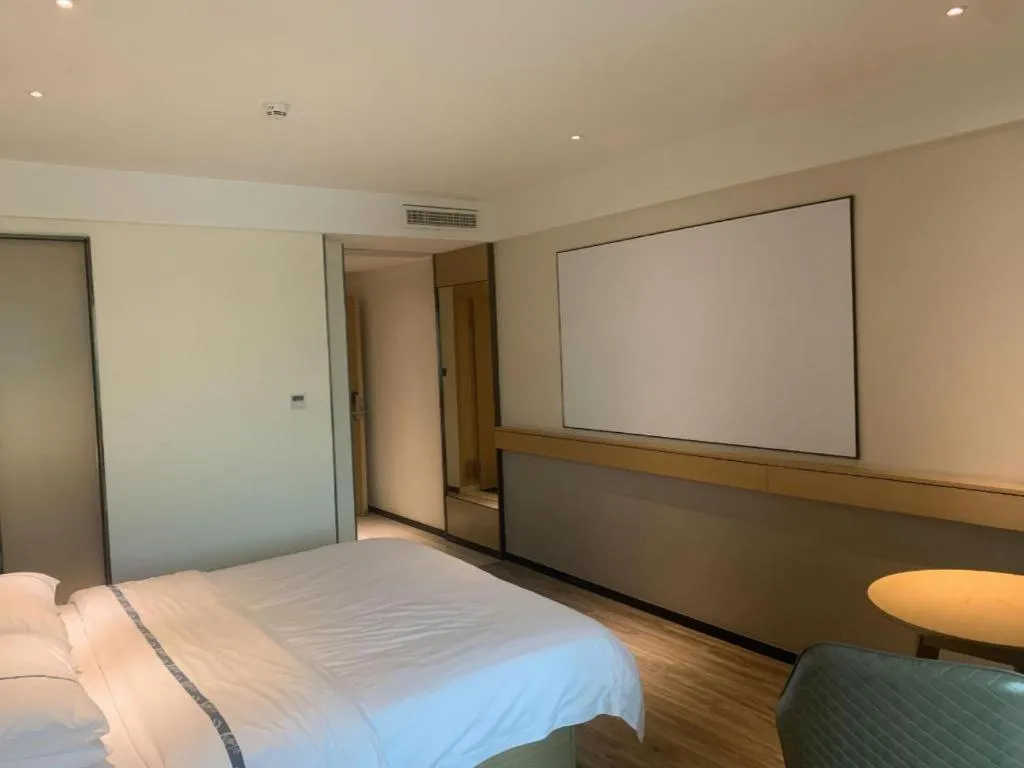 Bed in City Comfort Inn Shanwei Luhe