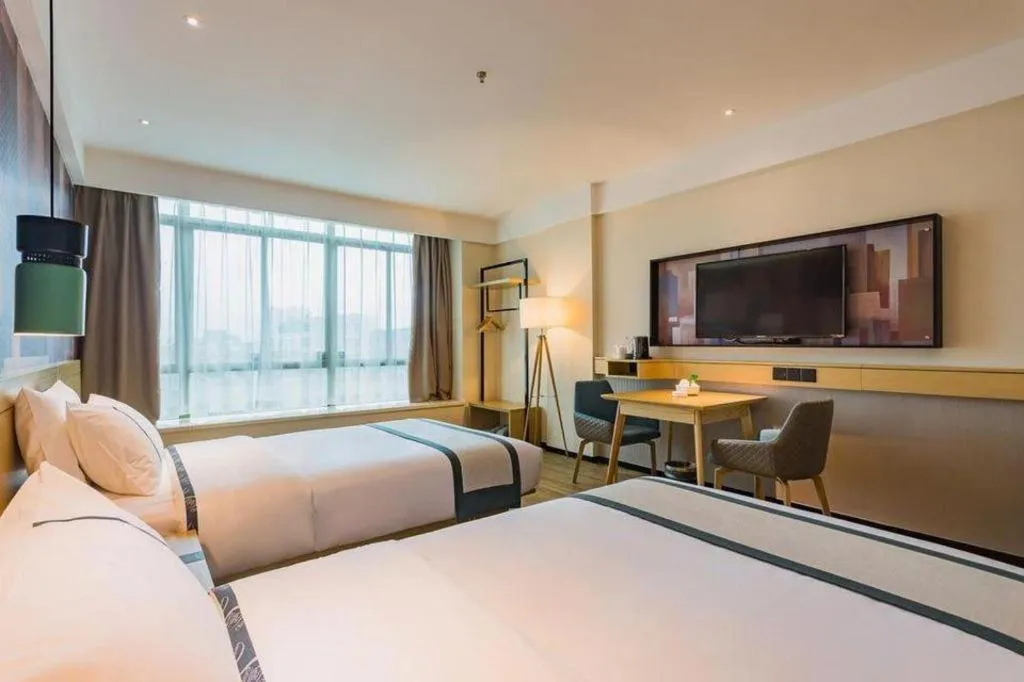 Bed in City Comfort Inn Shanwei Luhe