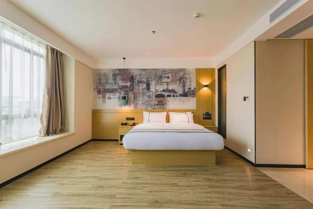 Bed in City Comfort Inn Shanwei Luhe