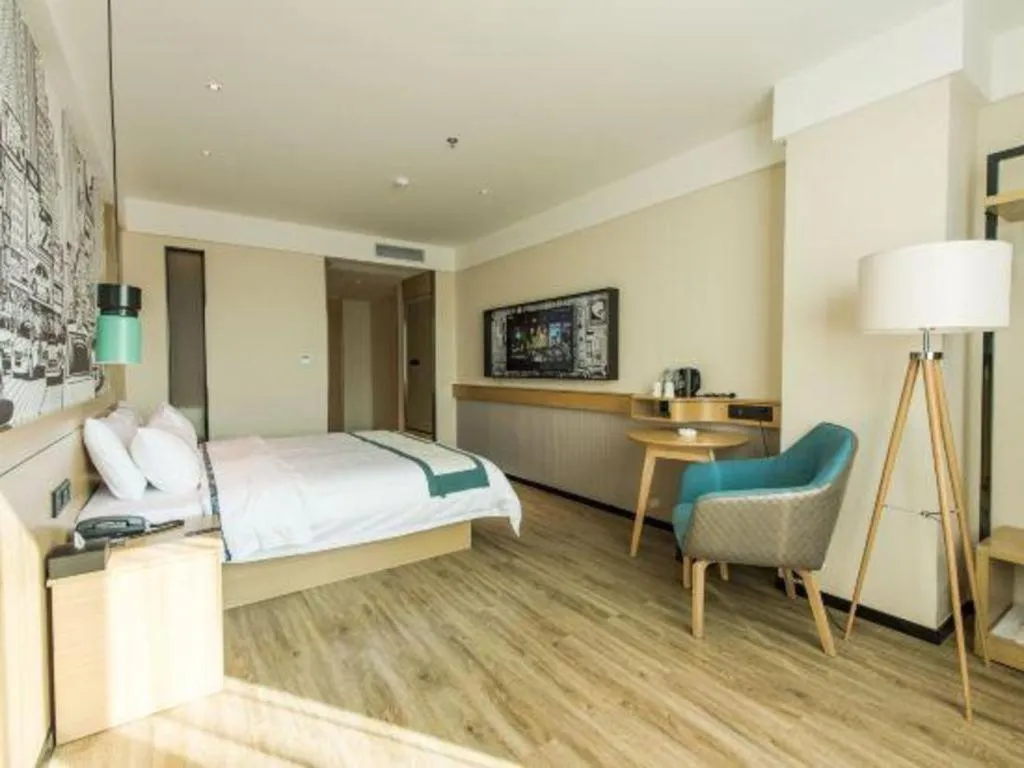 Bed in City Comfort Inn Shanwei Luhe