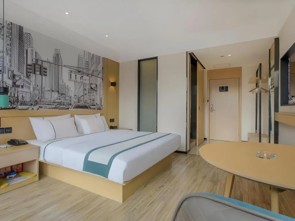 Bed in City Comfort Inn Shanwei Luhe