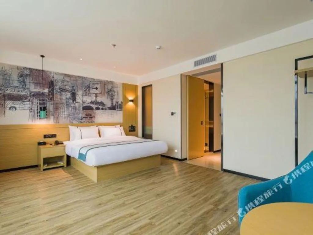 Bed in City Comfort Inn Shanwei Luhe