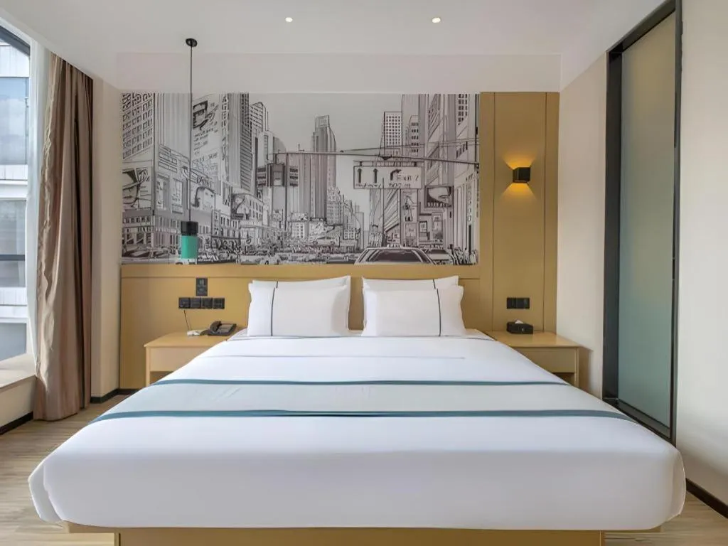 Bed in City Comfort Inn Shanwei Luhe