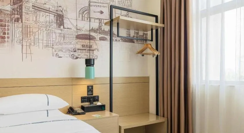 Bed in City Comfort Inn Nanning International Exhibition Jinhu Plaza