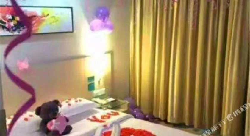 Bed in City Comfort Inn Chongqing Shiqiao Plaza Metro Station