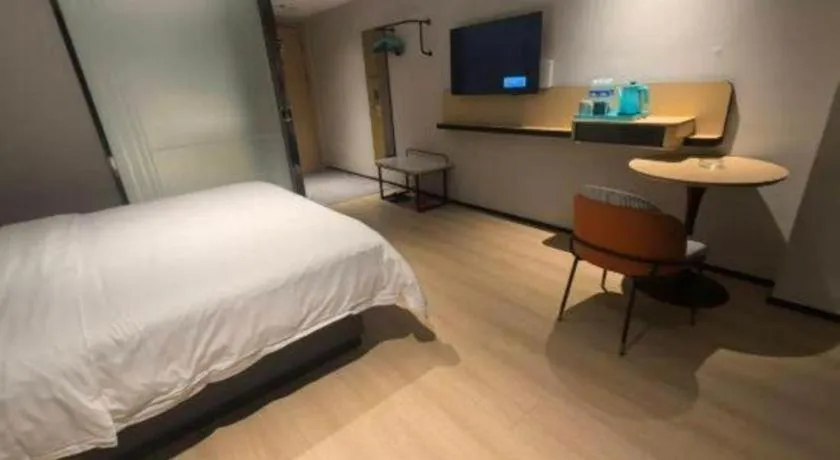 Bed in City Comfort Inn Chongqing Shiqiao Plaza Metro Station