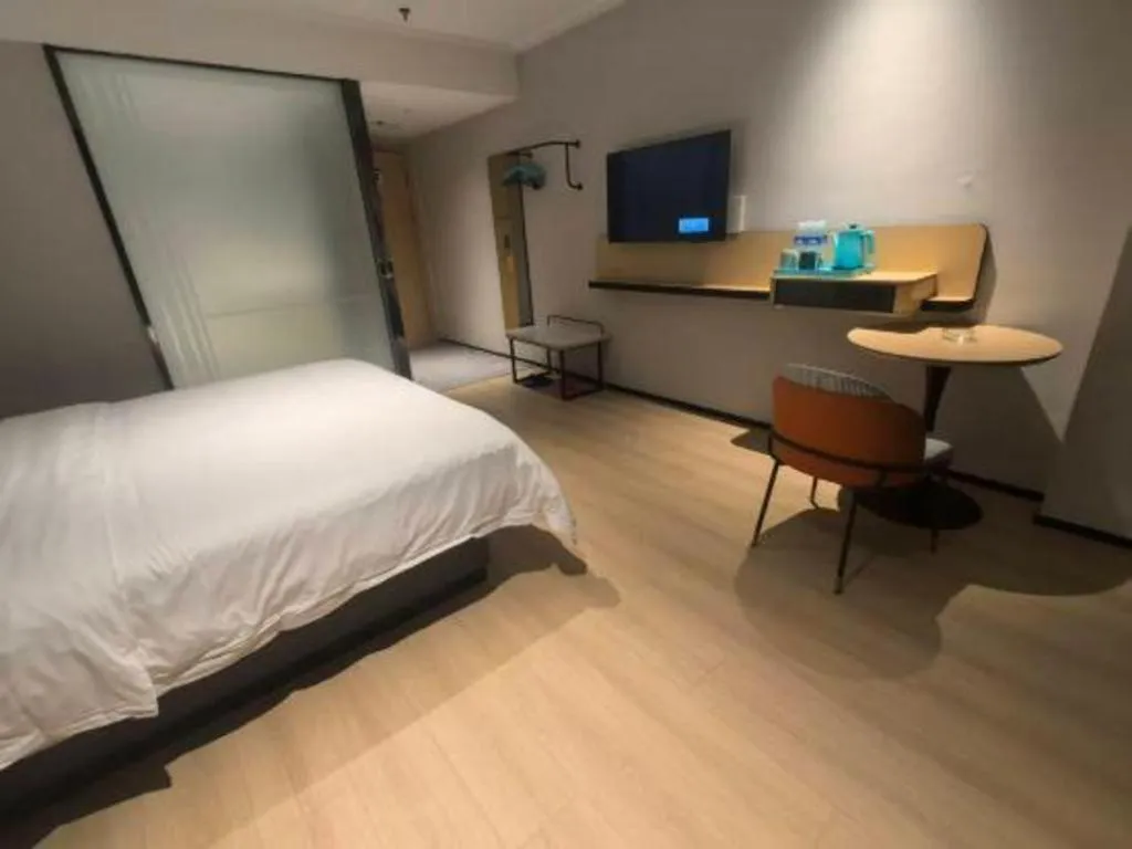 Bed in City Comfort Inn Chongqing Shiqiao Plaza Metro Station