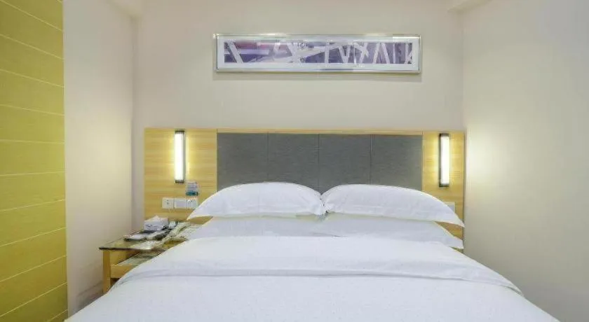 Bed in City Comfort Inn Chongqing Daping Shidai Tianjie