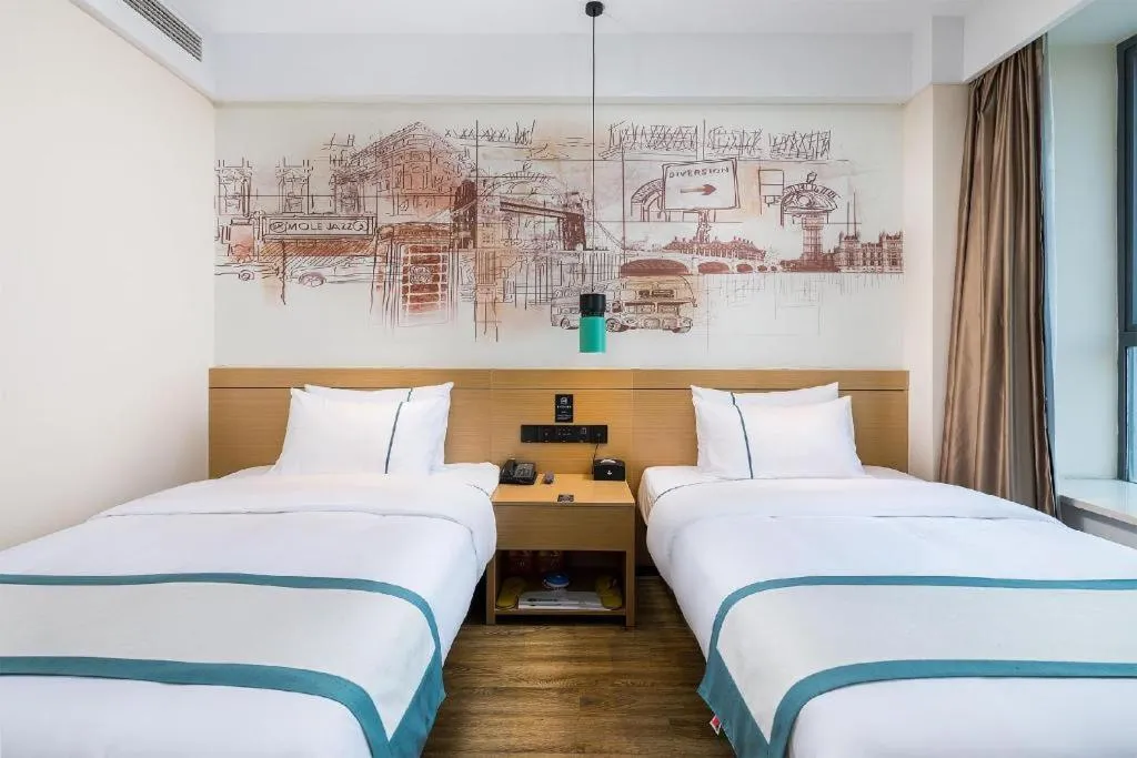 Bed in City Comfort Inn Taizhou Wanda Plaza