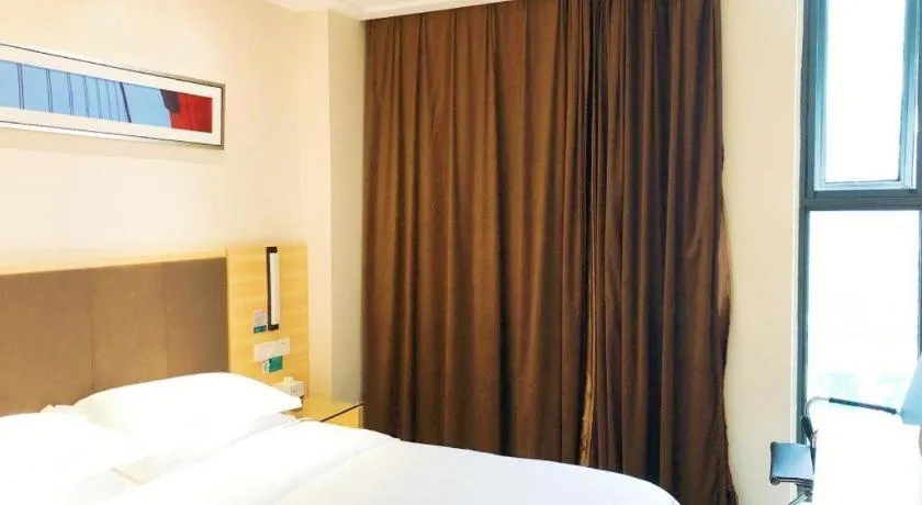 Bed in City Comfort Inn Hefei Binhu Wanghu Building Exhibition Center