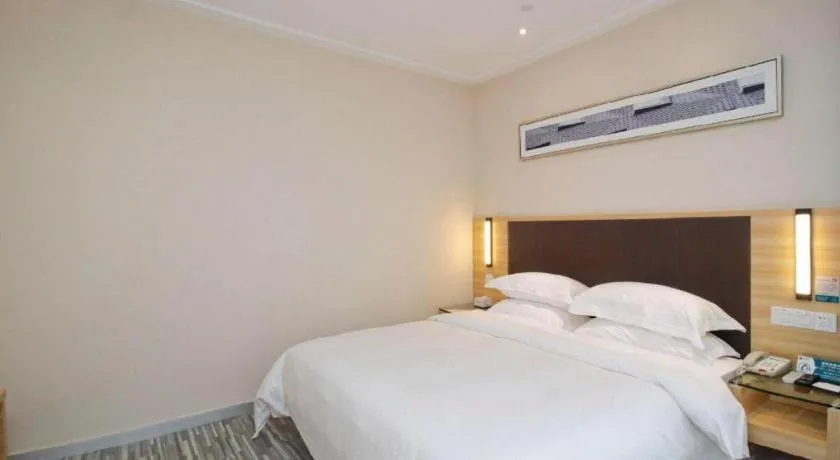 Bed in City Comfort Inn Hefei Binhu Wanghu Building Exhibition Center