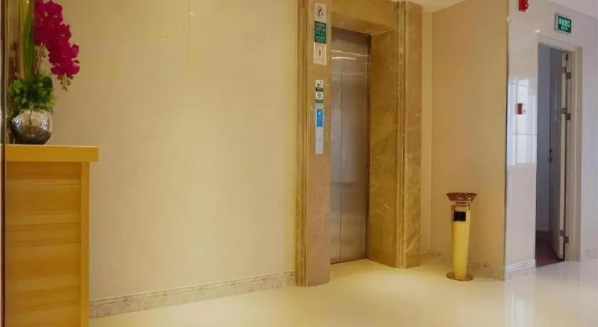 City Comfort Inn Zhanjiang Mazhang Pedestrian Street High-speed Railway West Station