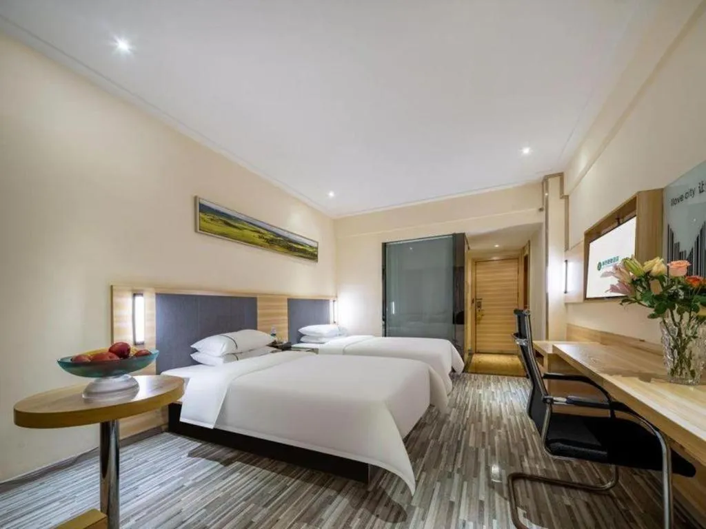 Bed in City Comfort Inn Zhanjiang Mazhang Pedestrian Street High-speed Railway West Station