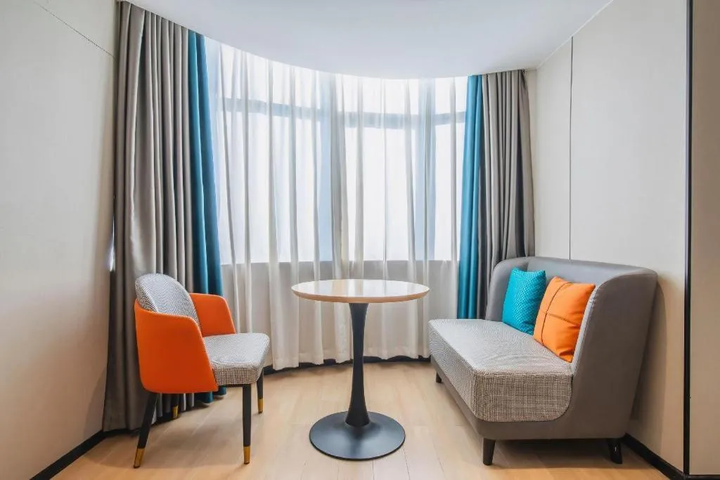 City Comfort Inn Zhanjiang Mazhang Pedestrian Street High-speed Railway West Station