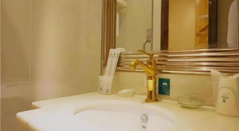 City Comfort Inn Zhanjiang Mazhang Pedestrian Street High-speed Railway West Station