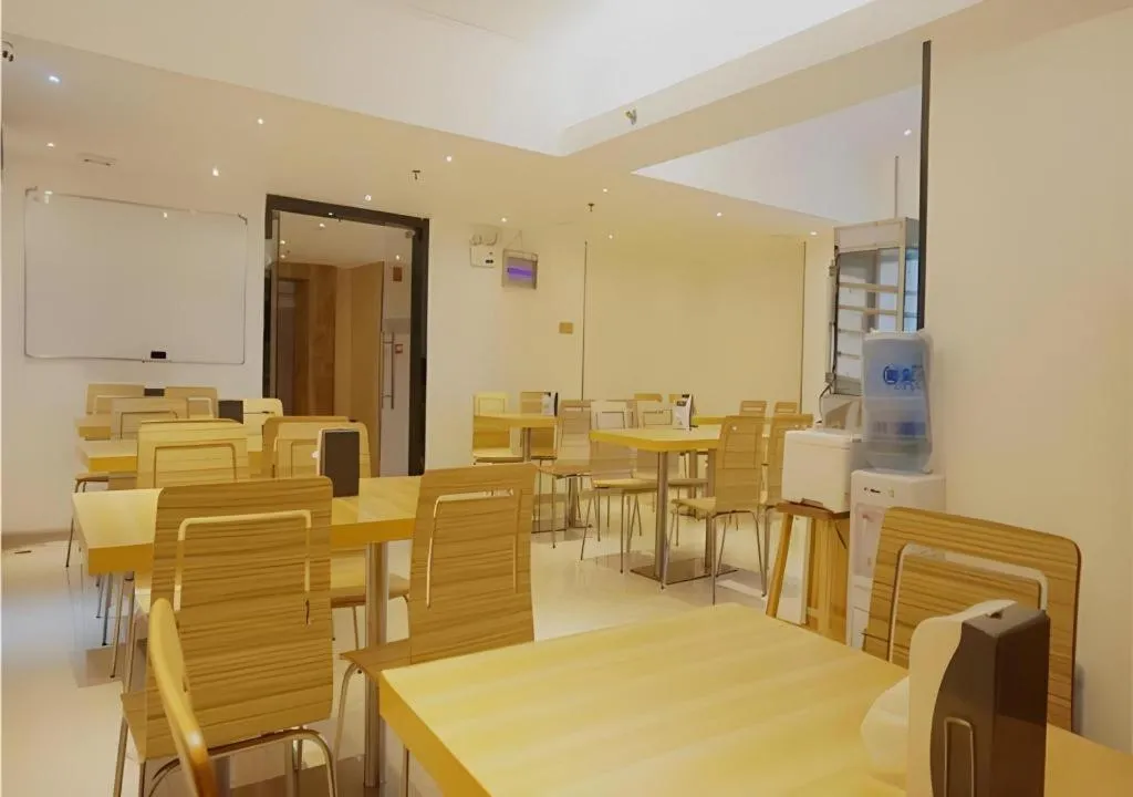 City Comfort Inn Zhanjiang Mazhang Pedestrian Street High-speed Railway West Station