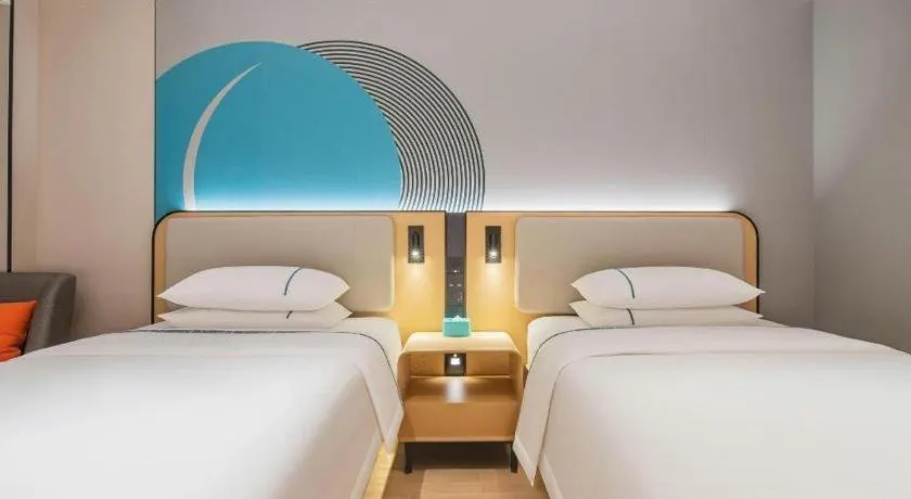 Bed in City Comfort Inn Zhanjiang Mazhang Pedestrian Street High-speed Railway West Station
