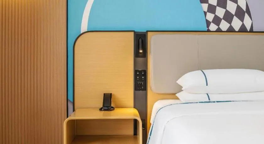 Bed in City Comfort Inn Zhanjiang Mazhang Pedestrian Street High-speed Railway West Station