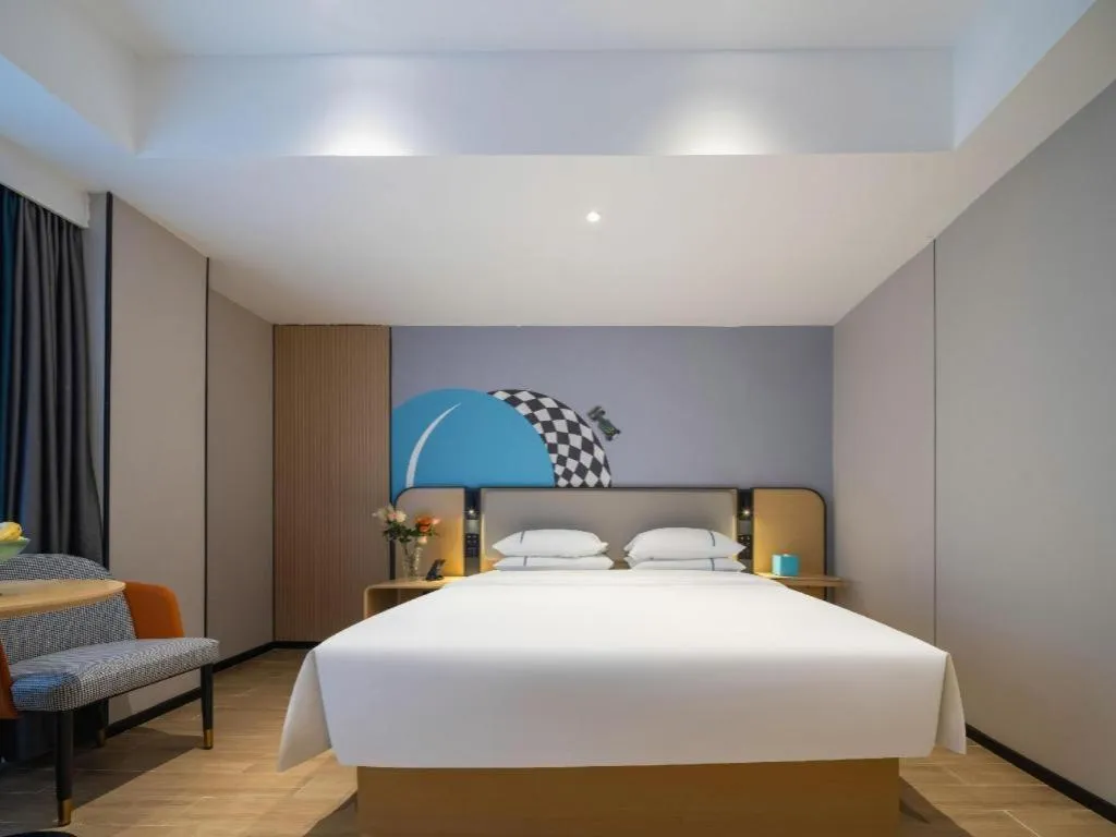 Bed in City Comfort Inn Zhanjiang Mazhang Pedestrian Street High-speed Railway West Station